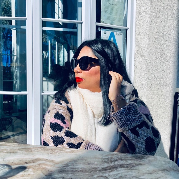 Meet your Posher, Maria - Picture 2 of 3